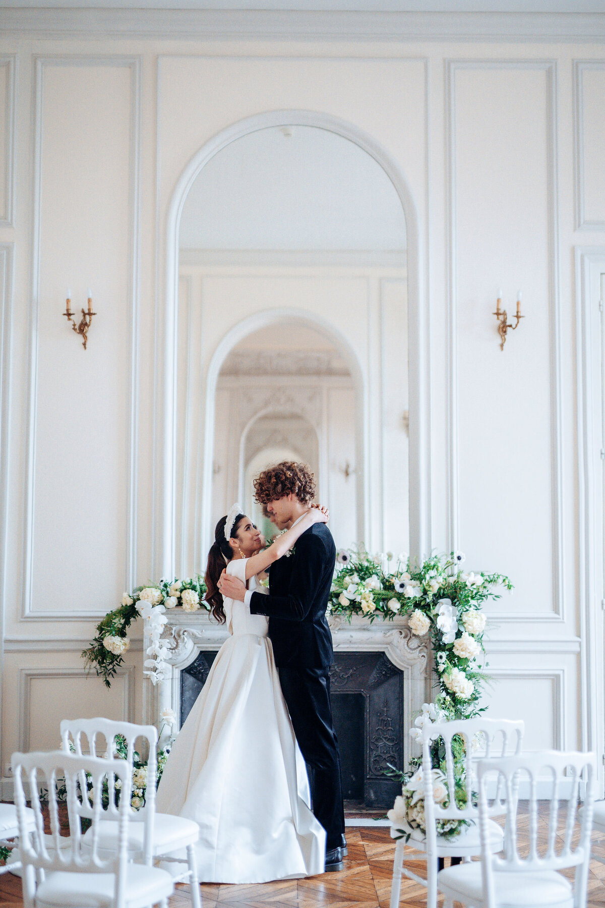 110-Chateau-de-Santeny-Paris-France-Inspiration-Love-Story Elopement-Cinematic-Romance-Destination-Wedding-Editorial-Luxury-Fine-Art-Lisa-Vigliotta-Photography