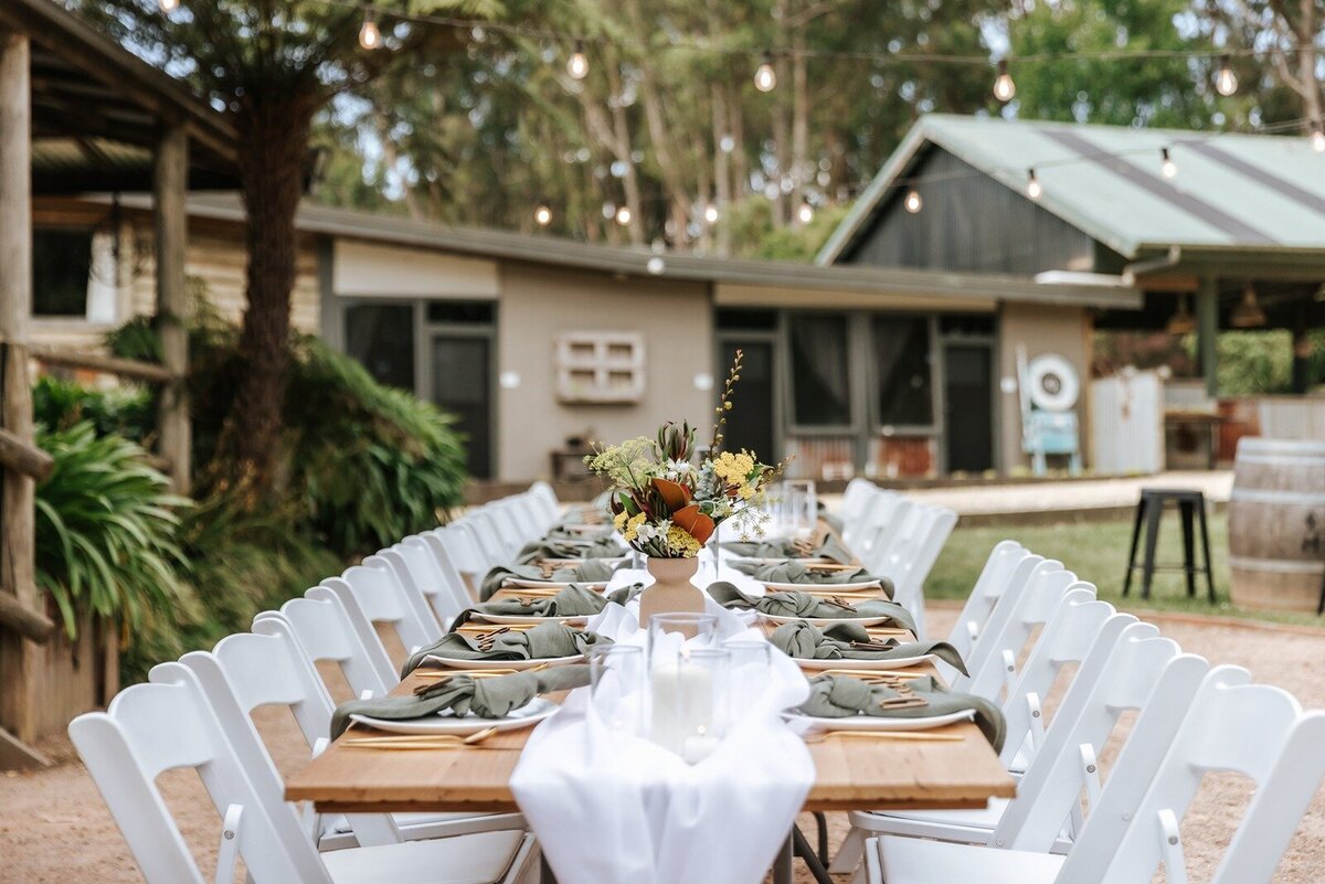 Elope-styled-micro-wedding-yarra-ranges-the-log-cabin-ranch06