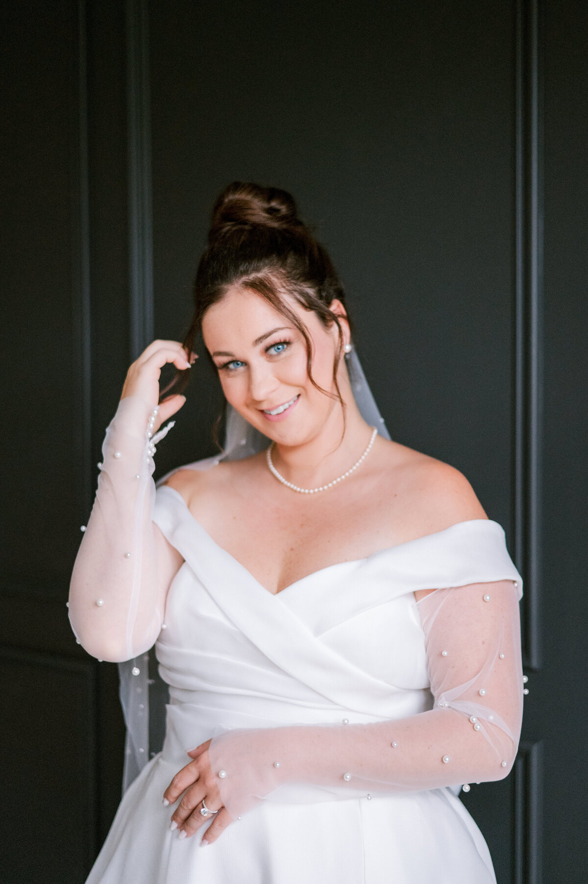 0431 Pascale and Nicolas NAC OBorn Room Wedding Downtown_Ottawa_Photography by Emma