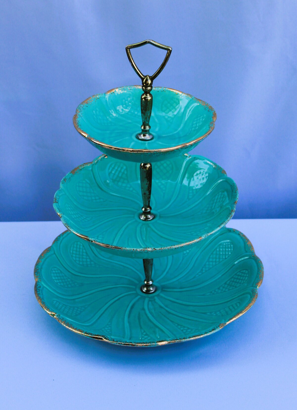 3 tiered blue vintage cake stand