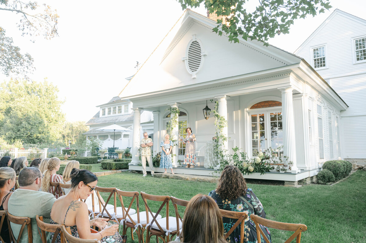 corporate-event-planner-at-smith-farm-gardens