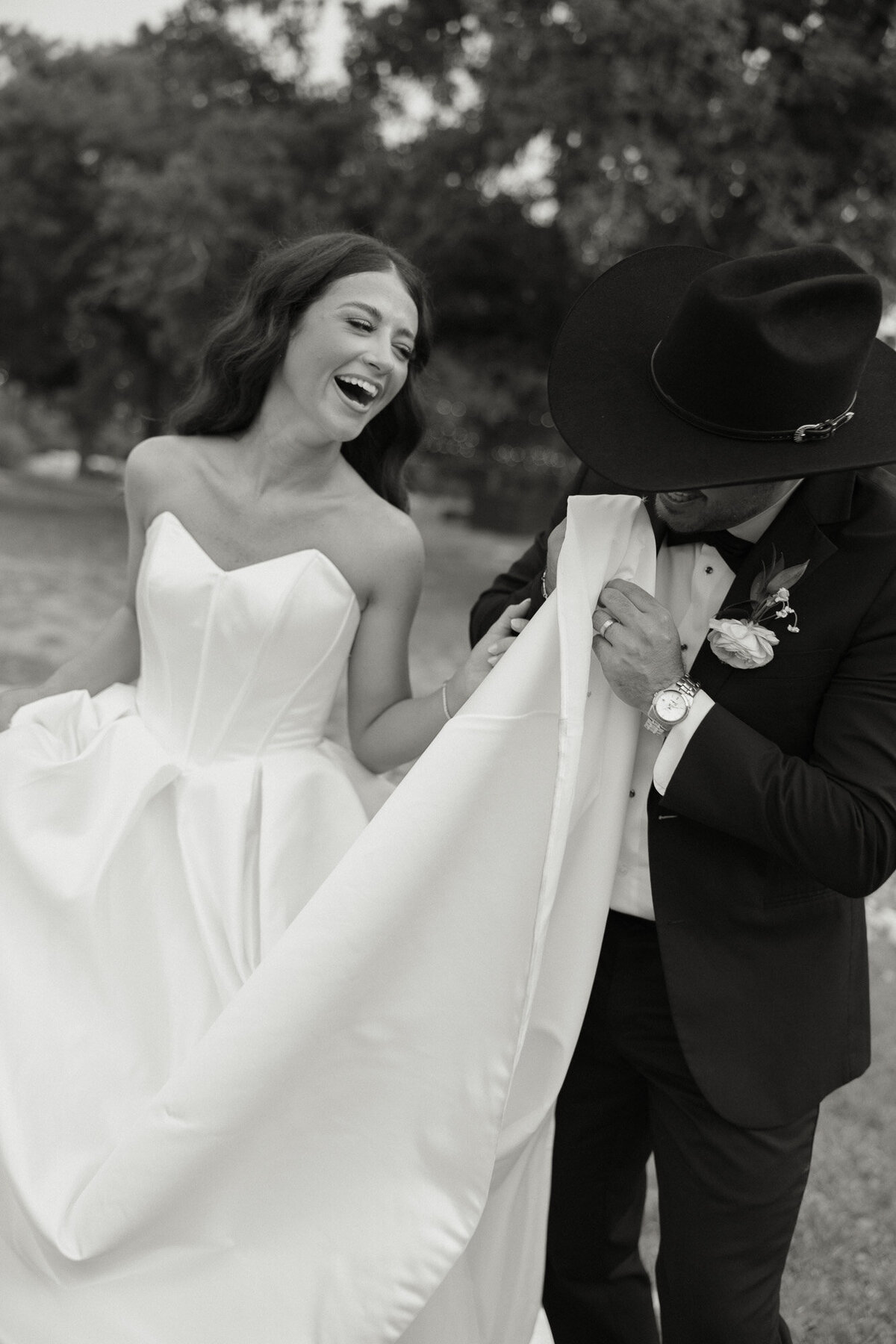 kenzi-taylor-wedding-sneakpeeks-dawnphotoco-swallowseve-fredricksburgtexas-421