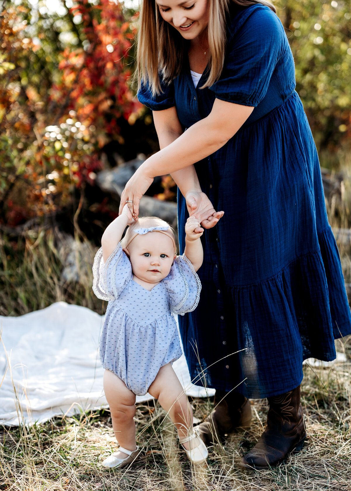 fall family pictures mother and daughter in Colorado Foothills
