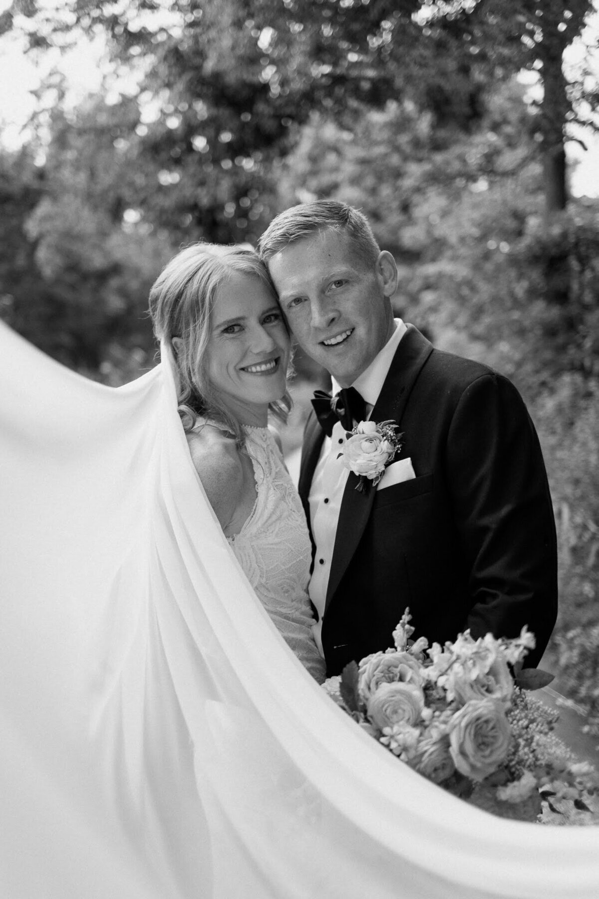 Nichole-Babiez-Photography-07.15.2023-Artifact-events-downtown-chicago-montrose-pointe-bird-sanctuary-wedding-photos-candid-luxury-fall-destination-31