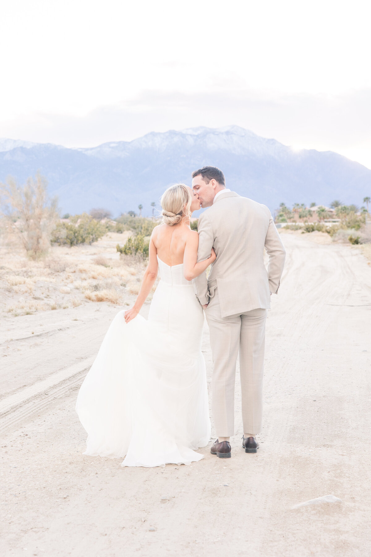 The Estate at Via Las Palmas Palm Springs Light and airy spring wedding southern california wedding venue luxury photography-282