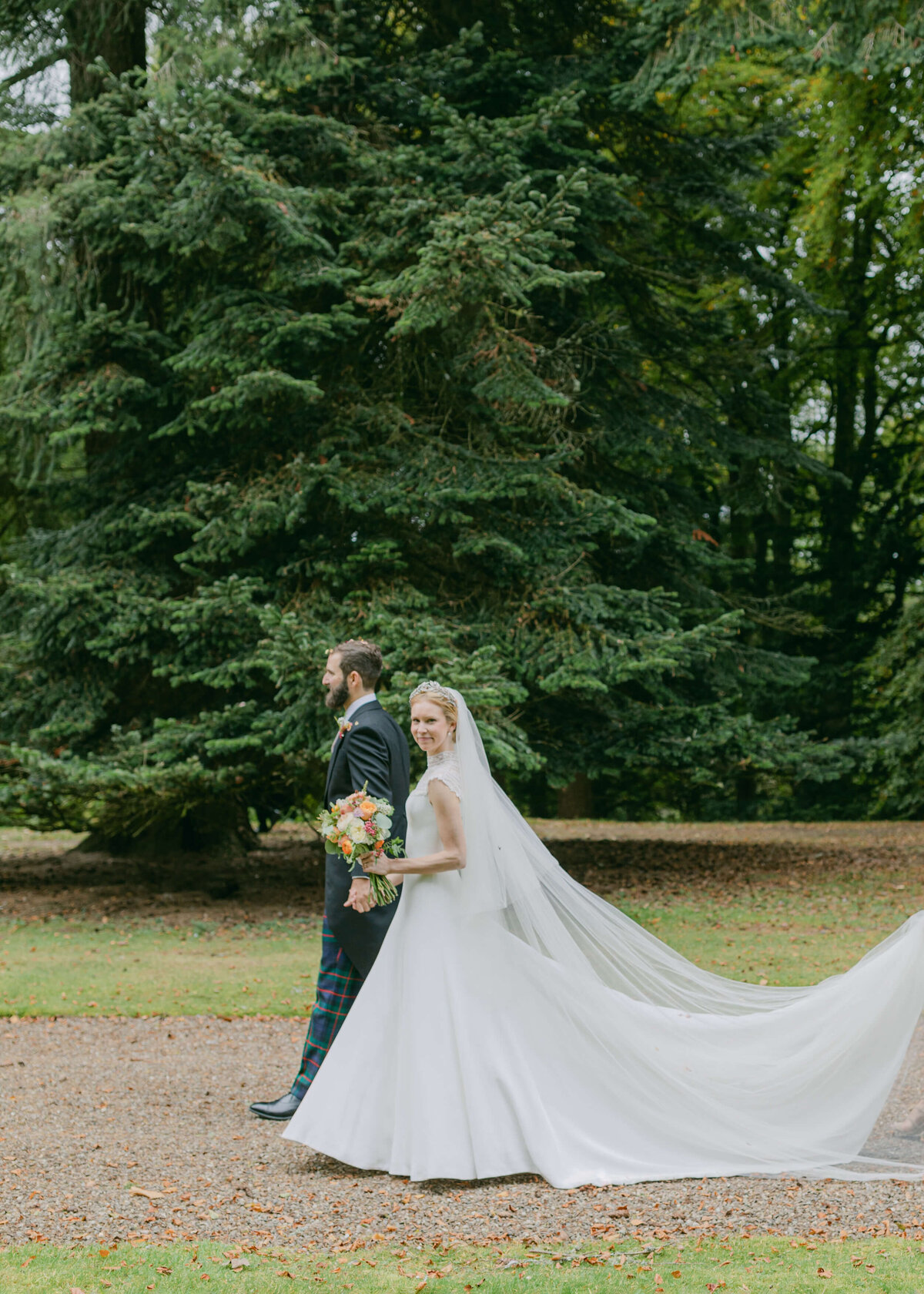chloe-winstanley-weddings-scotland-phillipa-lepley-bride