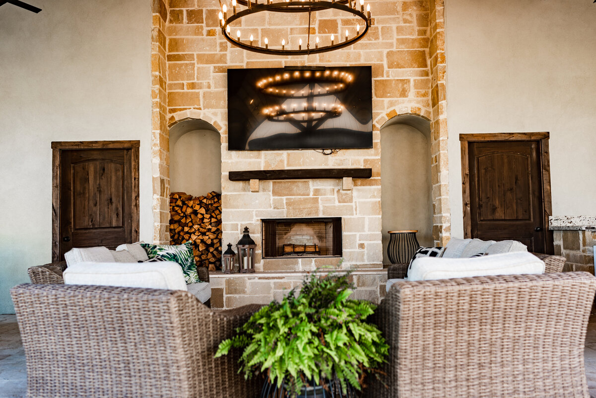 414_Poolside Fortenberry-1900-HDR-Edit-7