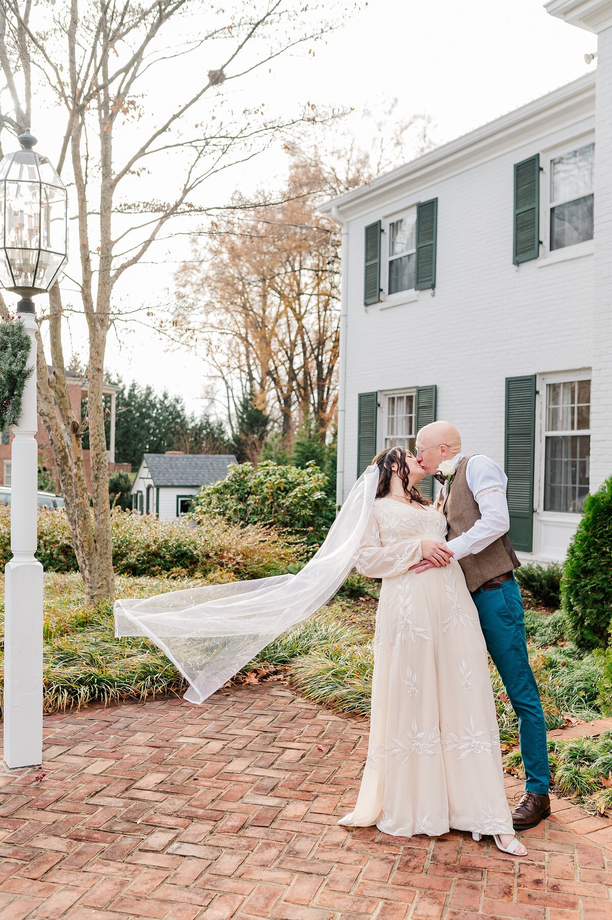 oakdale-inn-martinsville-va-winter-wedding-elsa-judkins-photography_1794