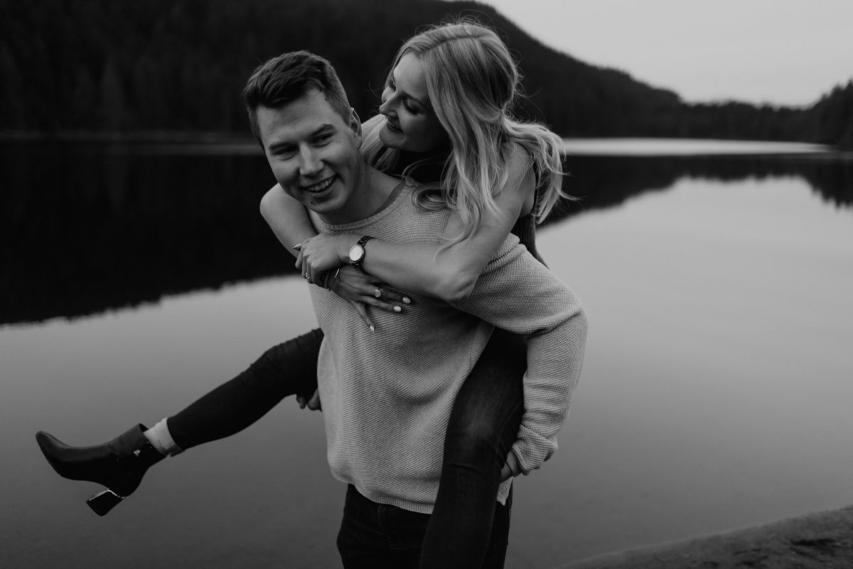 ROLLEY-LAKE-ENGAGEMENT-MEGHAN-HEMSTRA-PHOTOGRAPHY-9