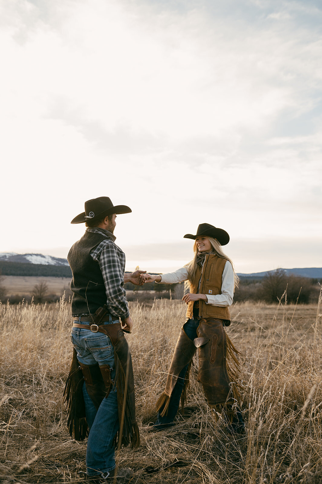 presley-gray-photo-montana-western-ranch-couples-photoshoot-2291