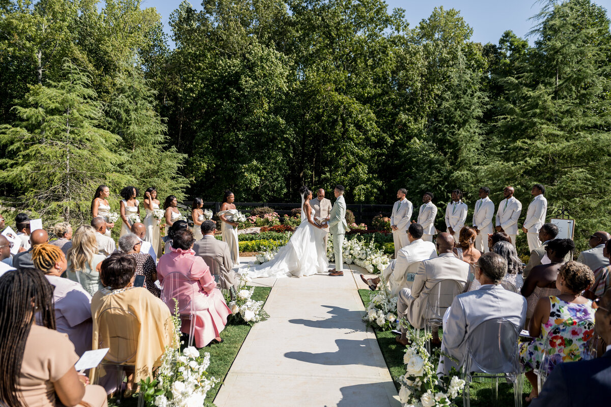 The-Revere-Venue-Receptioin-couple-during-wedding-ceremony