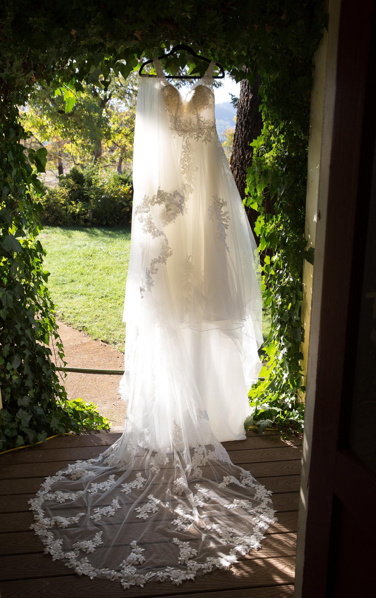 wedding dress, details