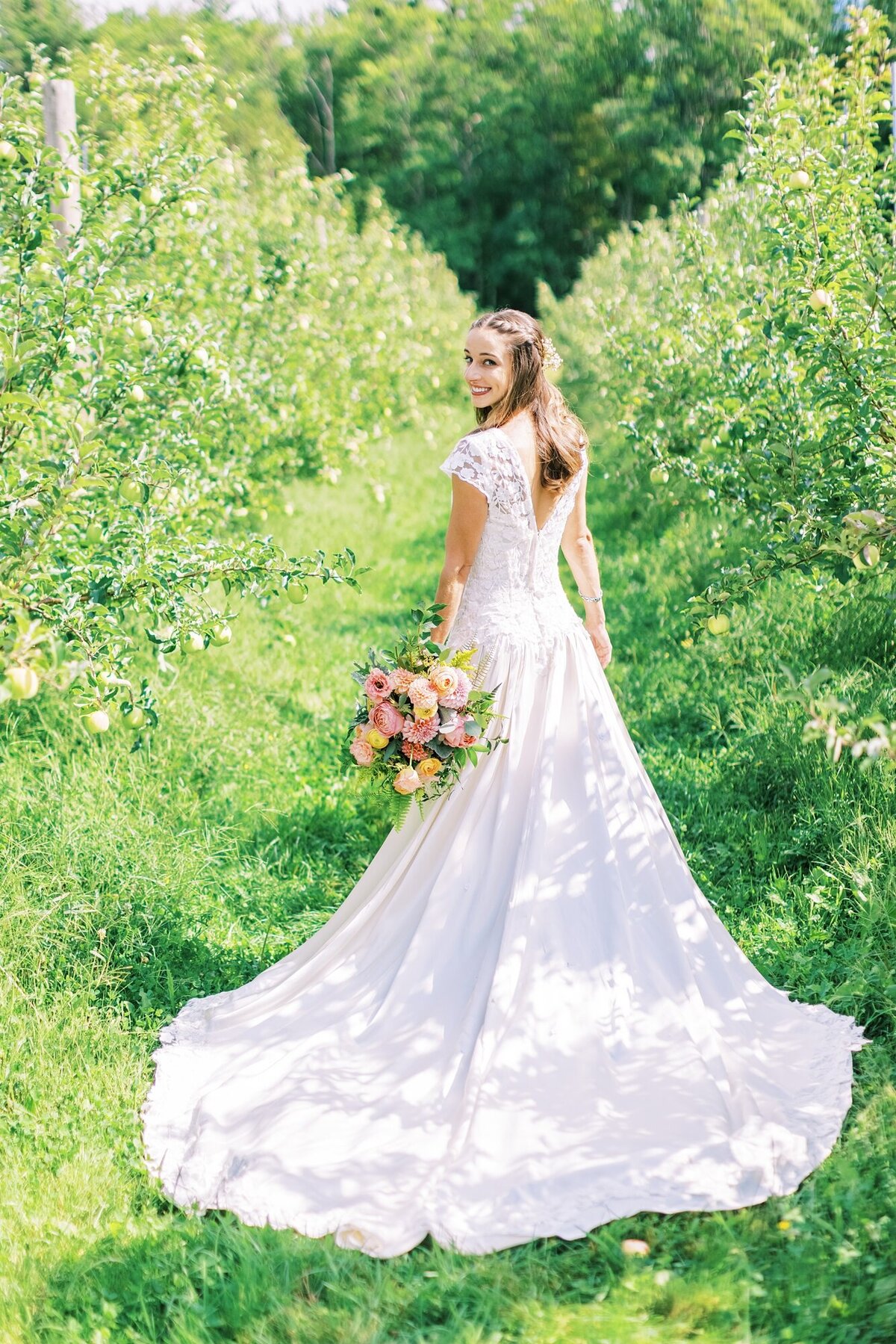 The-Greenery-Colorful-Apple-Orchard-NH-New-Hampshire-Wedding-Photography_0033