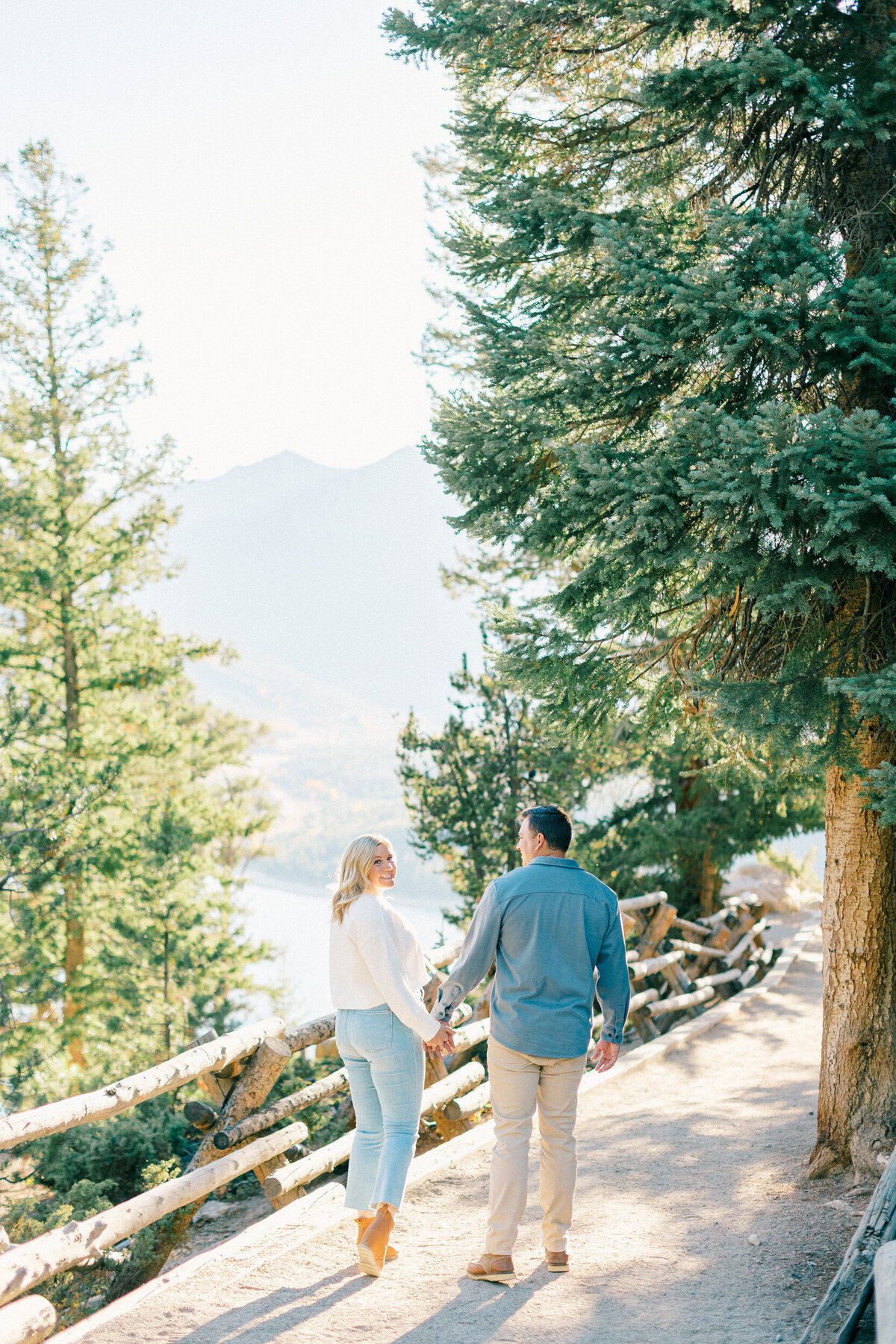Breckenridge-Fall-Engagement-Photos-15
