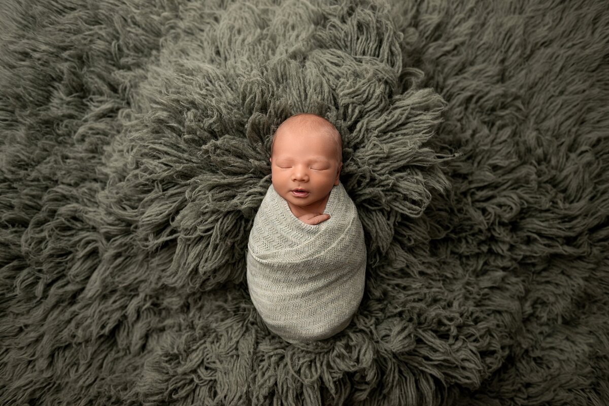 07_24_2024_JamieHuntNewborn-studio-15_WEB