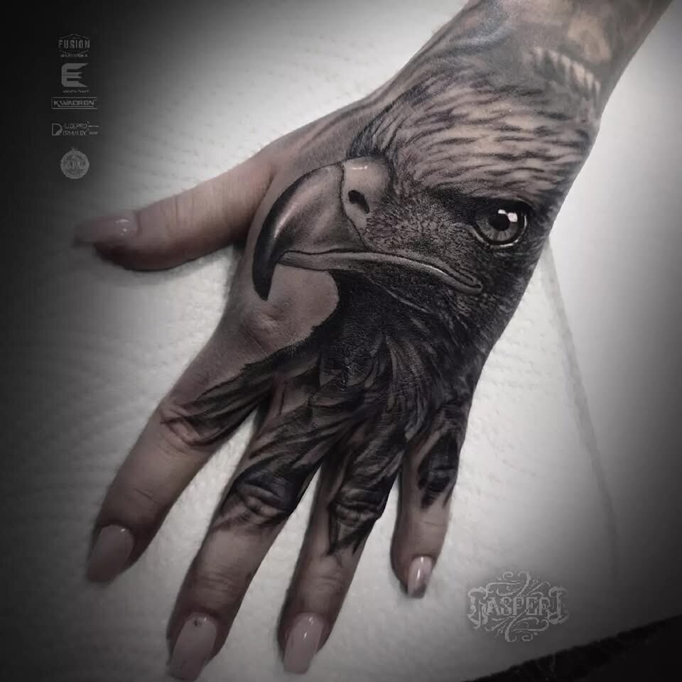 bloody-ink-roberto-tattookuenstler-zuerich-oberland-hinwil (11)