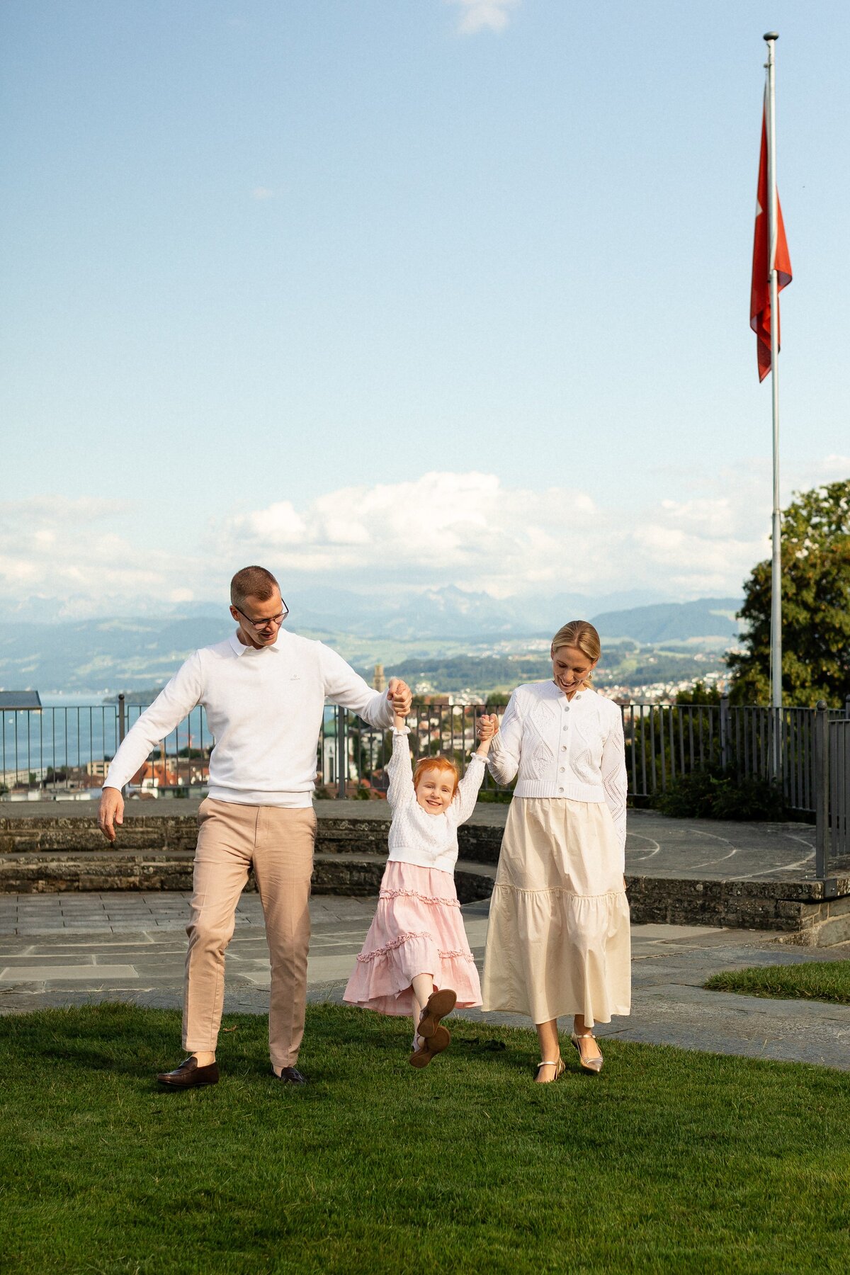 Familienfotos-Familienshooting-Familienfotograf-Zuerich-Park-im-Grünen-2025-178-1O3A1046