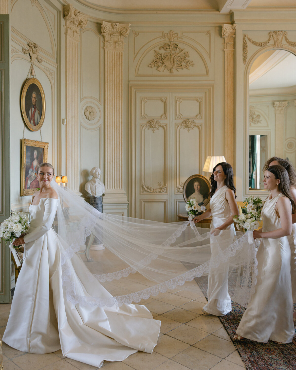 Chateau-de-Grand-Luce-wedding-florist-Floraison11