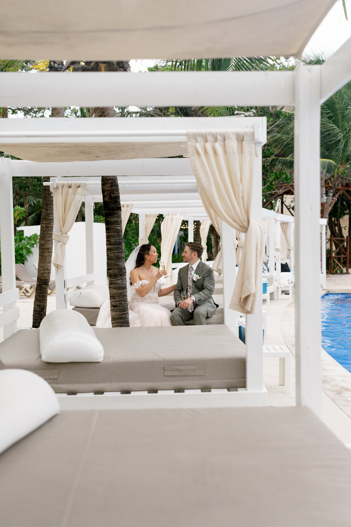 Berlez-Aspen-Avenue-Chicago-Wedding-Photographer-Grace-and-Ivory-Wedicity-Mexico-Editorial-Luxury-Tropical-Aveil-Brides-Designer-123