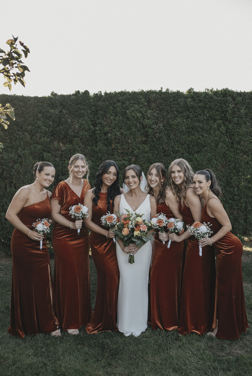 bride-and-bridesmaids-picutres-saint-clements-castle