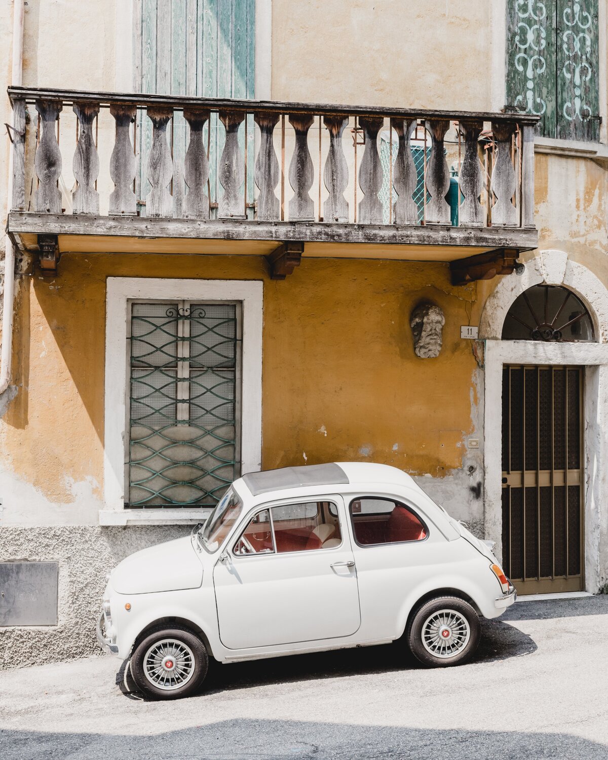 georgia-de-lotz-TwZ5dyk9_T0-unsplash