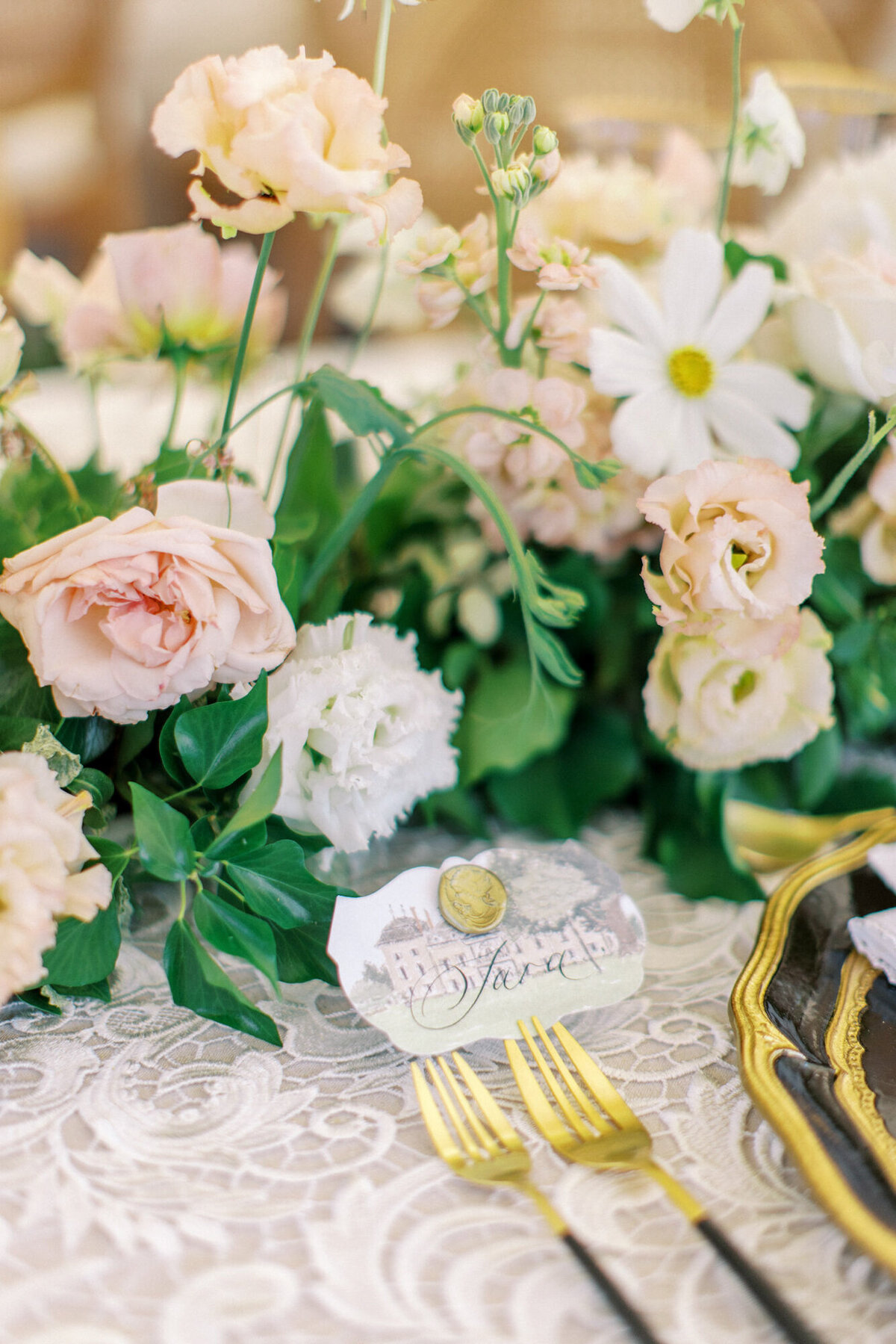 Maïlys Fortune Photography Husband Wife Wedding Weddings Photography France Switzerland Italy Timeless Dreamy Imagery Bilingual French English Destination Weddings Destination Wedding Provence French Riviera Paris Lake Como Tuscany127