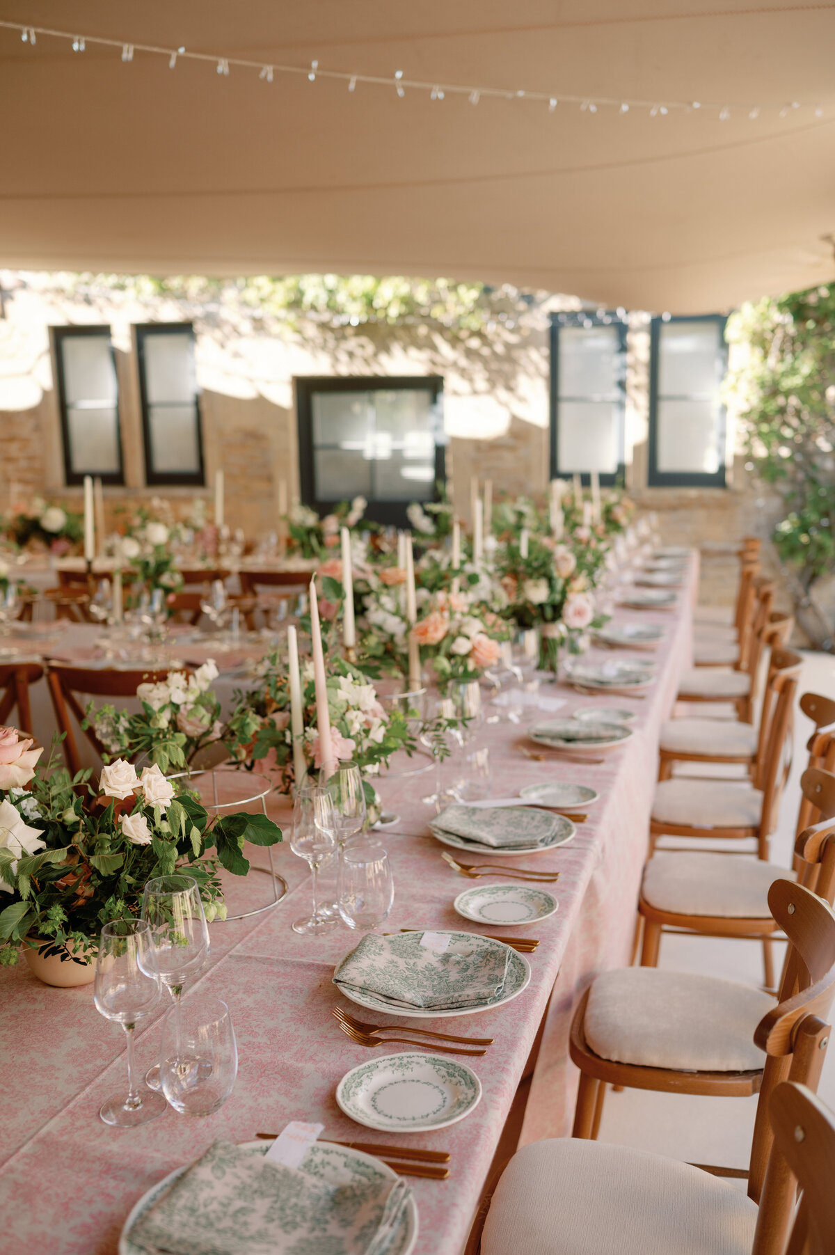 Carla&Will-476_Wizz & Wild Wedding Florals