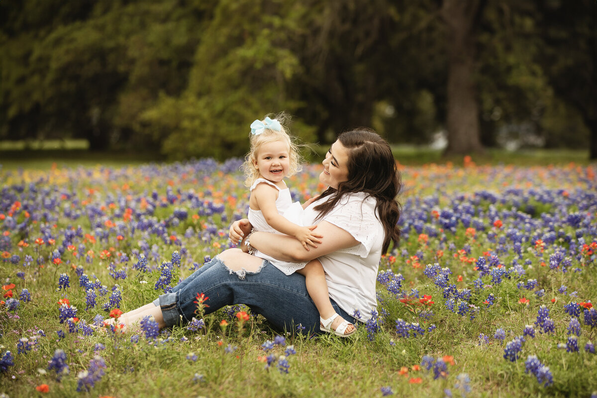 Temple Family Photographer: Beautiful family portraits that showcase your love and connection. Reserve your session in Temple now!