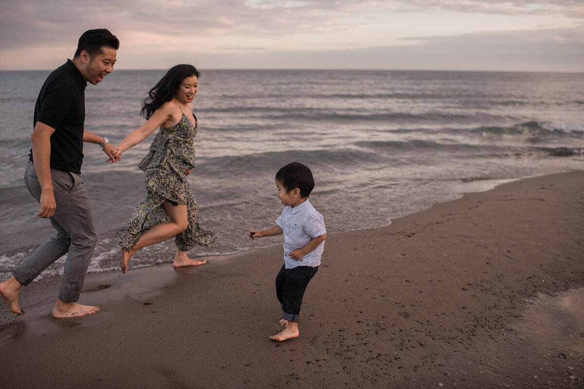 vancouver-maternity-family-beach-photoshoot-sunset-19