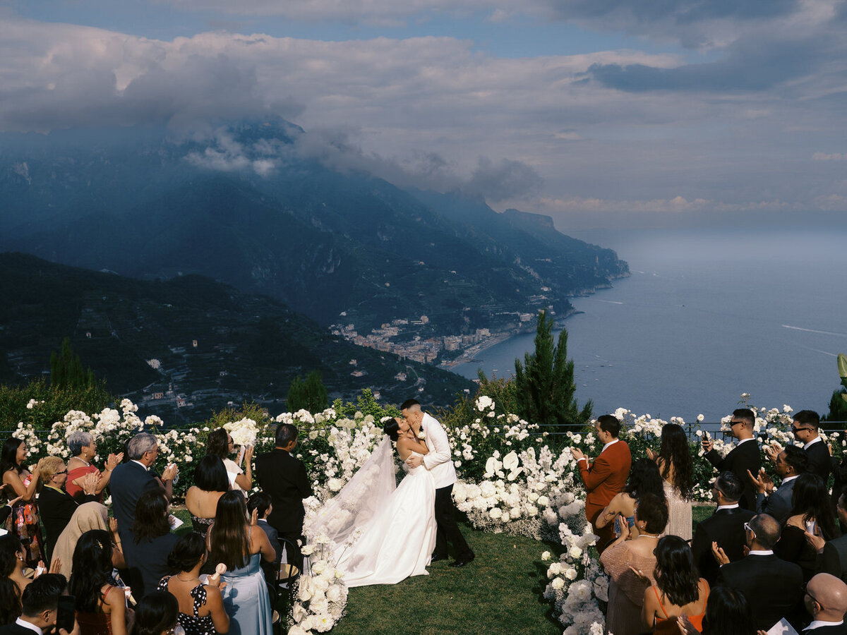 Caruso--Belmond-Hotel-Amalfi-Coast-Ravello-02-outdoor-ceremony-amalfi-overlook-jenny-fu-studio
