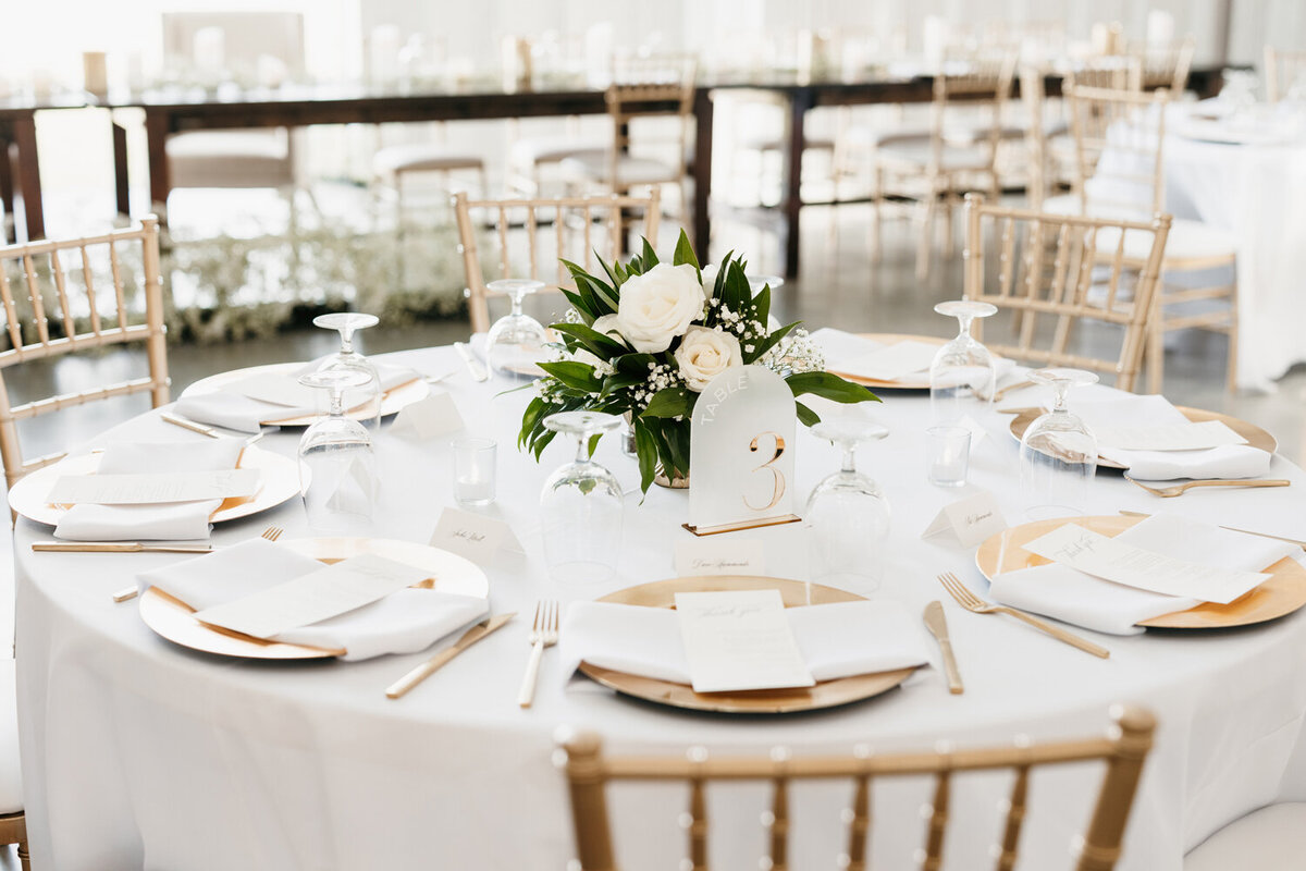 Sophisticated white and gold wedding at Ashford Acres Inn in Cynthiana, KY.