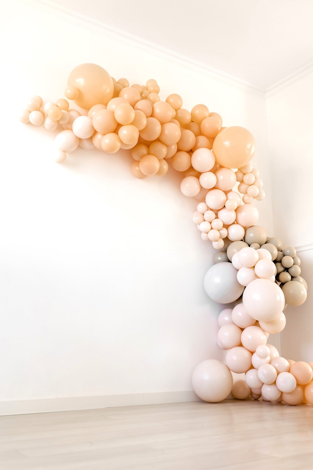peach balloons cream