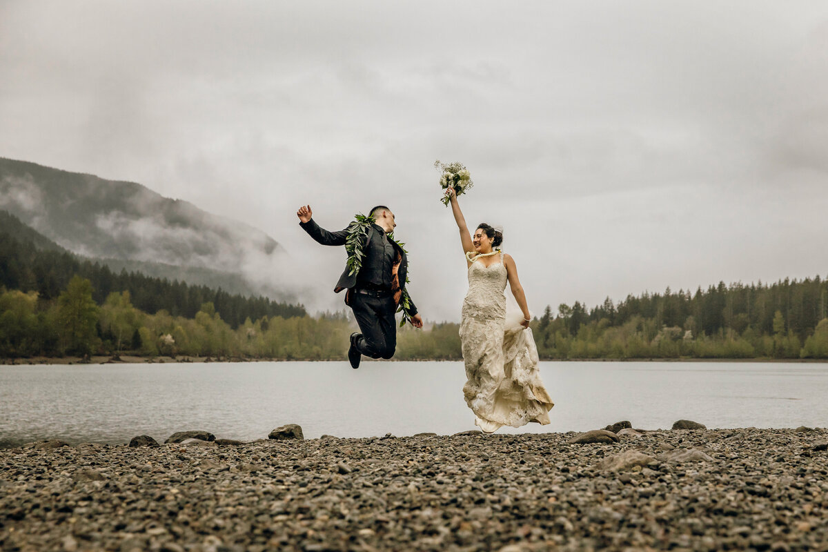 Seattle-adventure-elopement-photographer-James-Thomas-Long-Photography-034