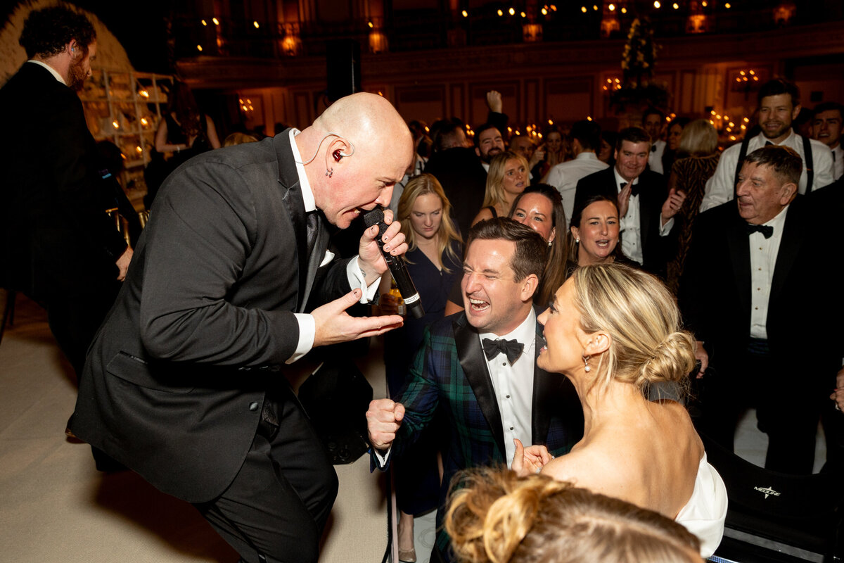 chicago-luxury-winter-wedding-at-old-st-pats-124