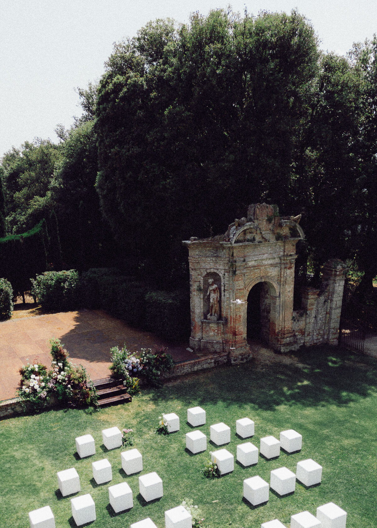 9. villa-di-geggiano-destination-film-wedding-56
