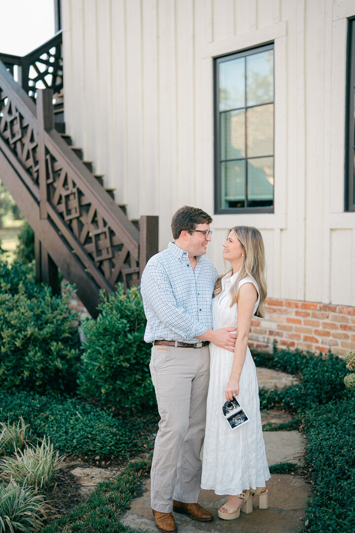 Auburn-AL-Pregnancy-Announcement-Photographer-7401178