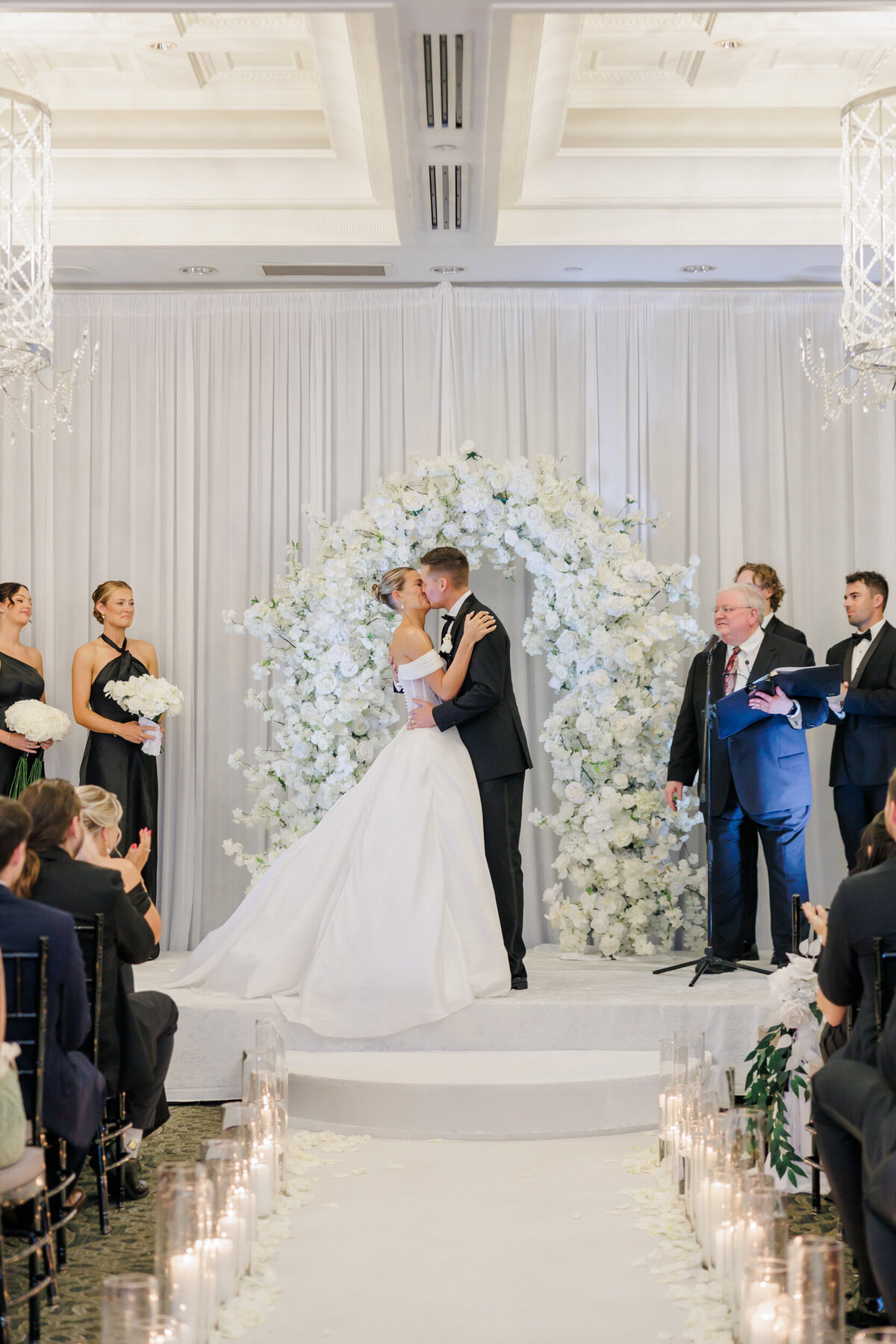 Lexi Benjamin Photography_Waldorf Astoria Chicago Wedding_09.21.24-175