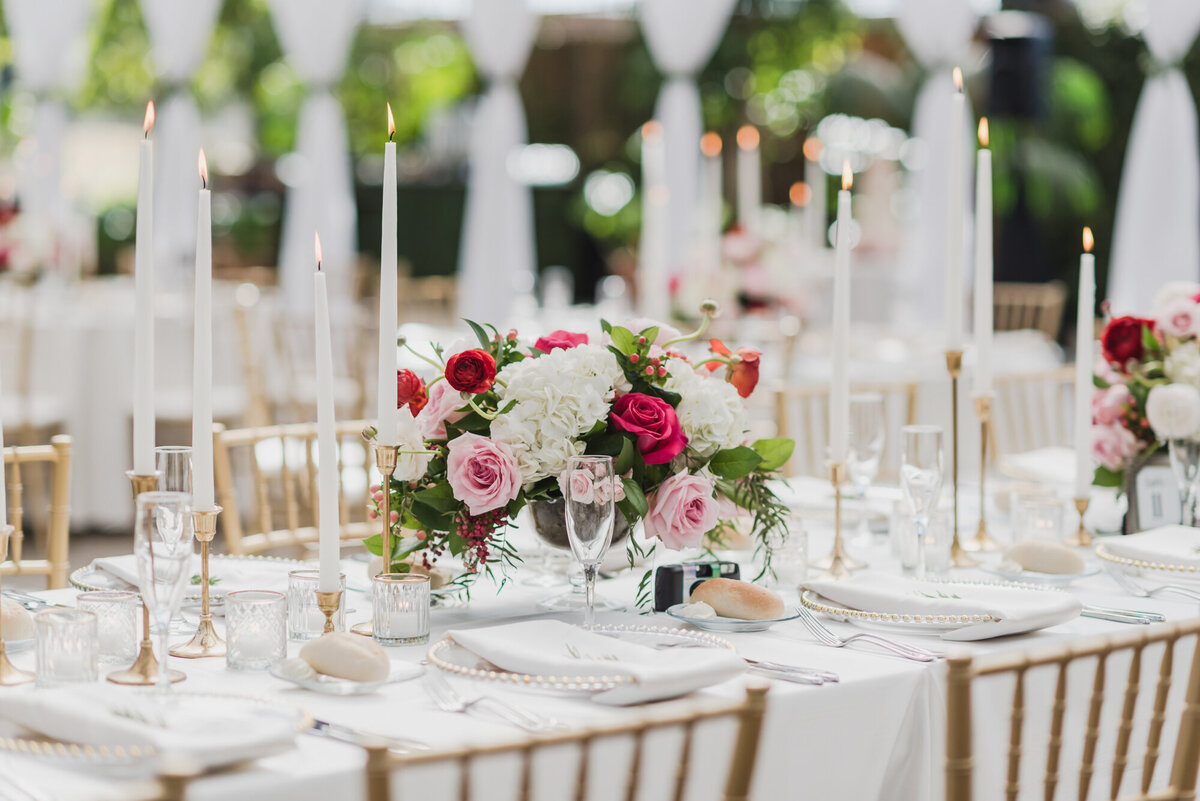 BLUSH AND BLACK SPRING PLANTERRA CONSERVATORY WEDDING IN WEST BLOOMFIELD, MICHIGAN PROVIDED BY KARI DAWSON, TOP-RATED DETROIT WEDING PHOTOGRAPHER, AND HER TEAM56