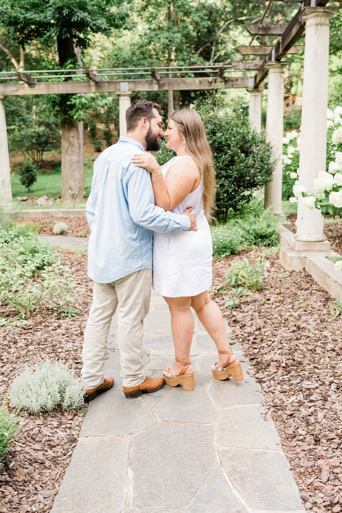 Elli-Row-Photography-CatorWoolford-Gardens-Engagement_2891