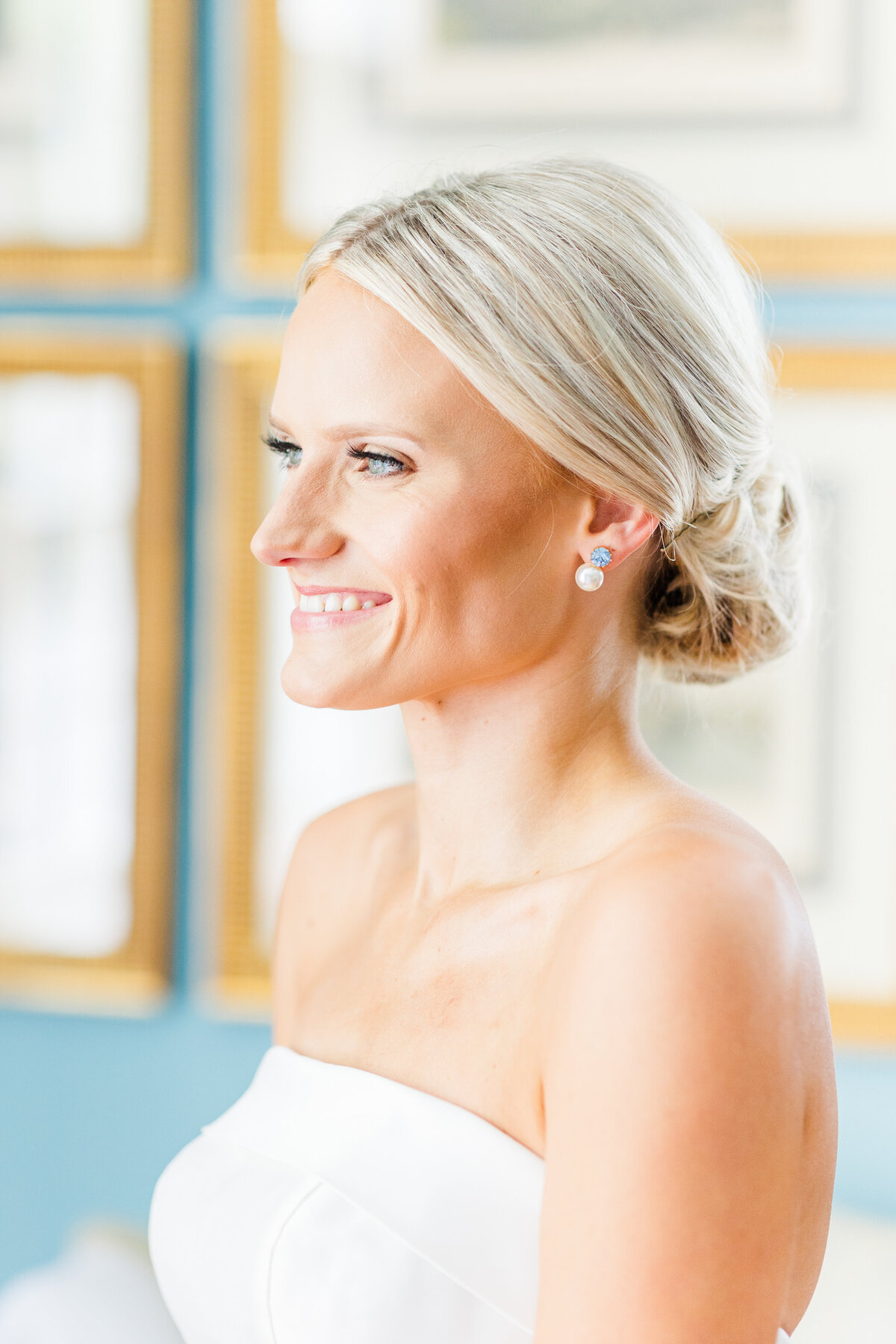 Bride getting ready photos at the Poinsett Club in Greenville, SC