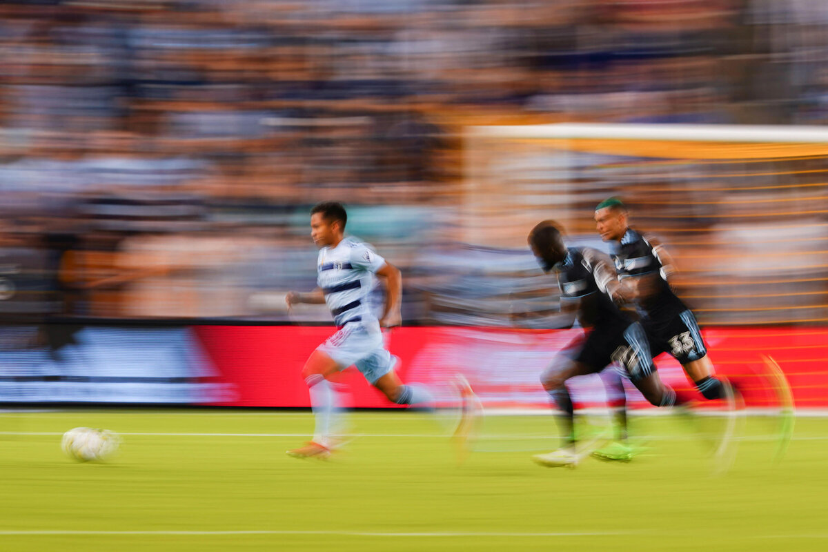 kansas-city-sports-photography-0122-soccer-players-in-motion