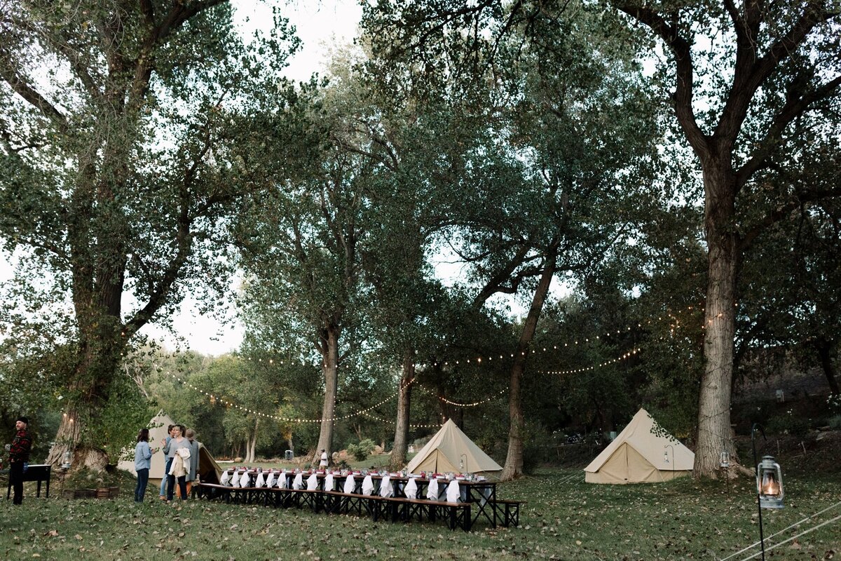 lonnymag_shelterco_friendsgiving_0086