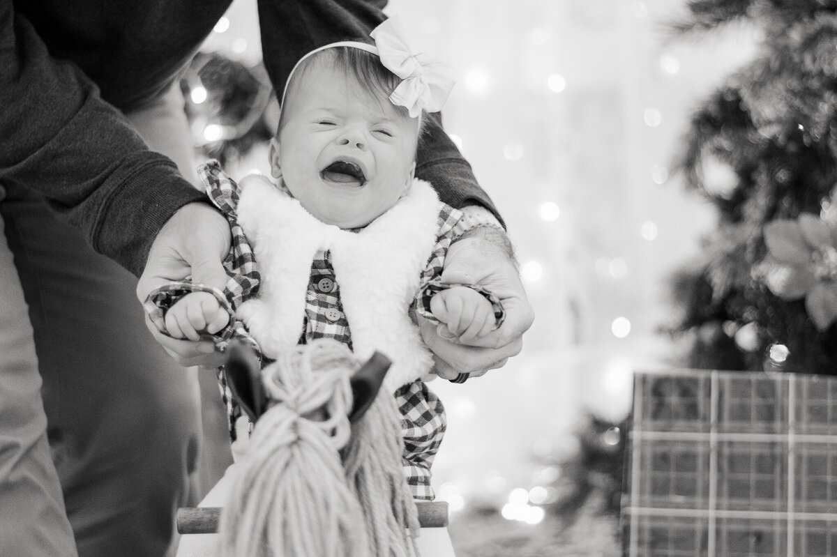 candid-funny-christmas-family-photo