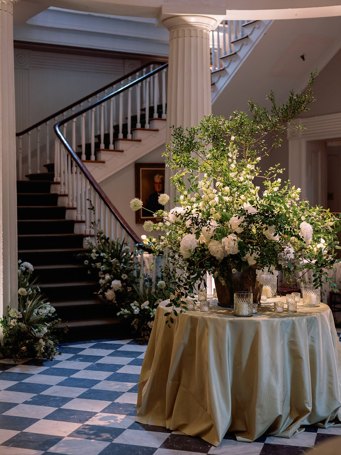 Classic Charleston Wedding with green & white at Hibernian Hall by Sarah Bradshaw 0247