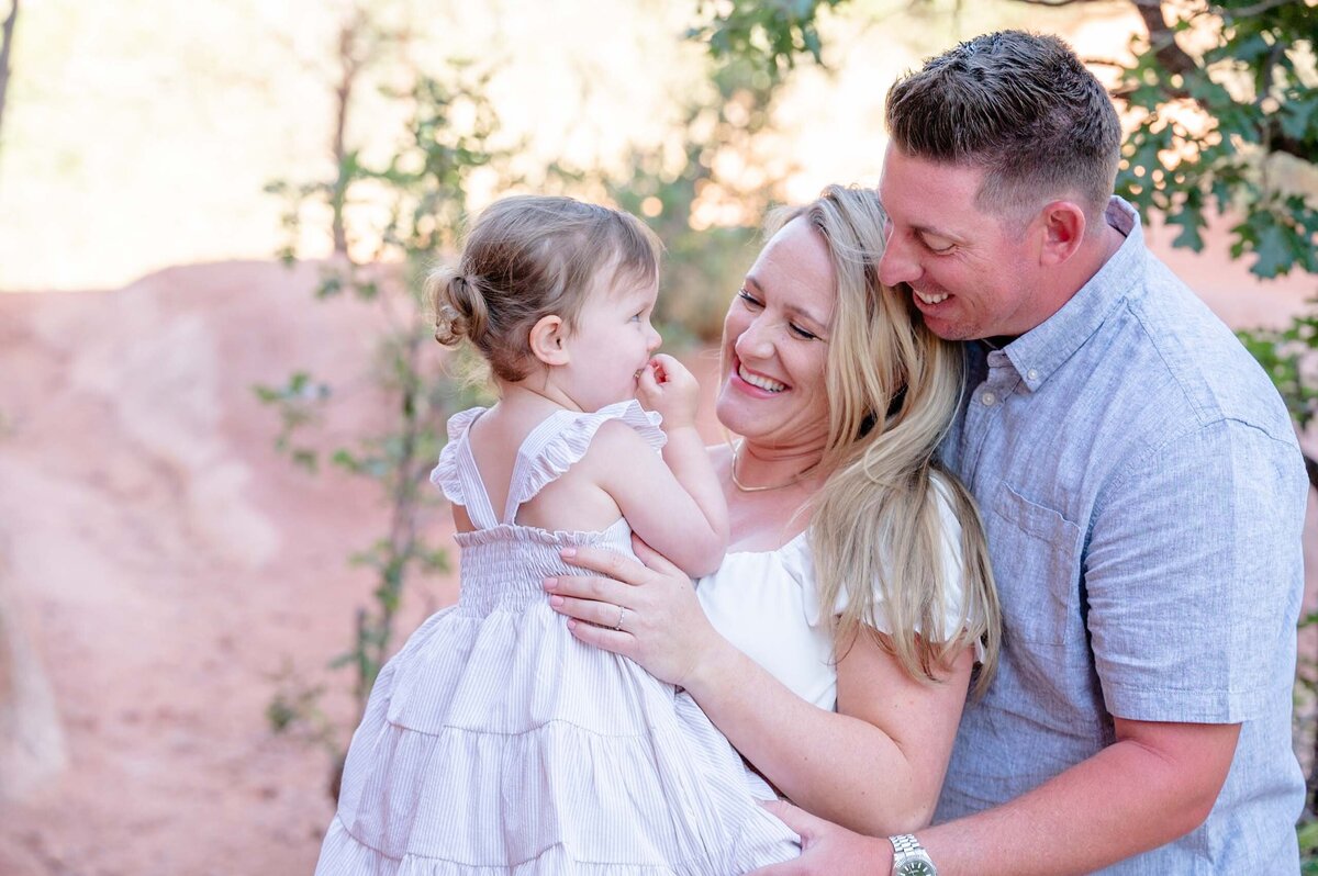 Colorado-Springs-CO-Family-Session-Red-Rock-Canyon-Open-Space-Magnolia-And-Grace-Photography-Co-LindseyZ# (1)-13