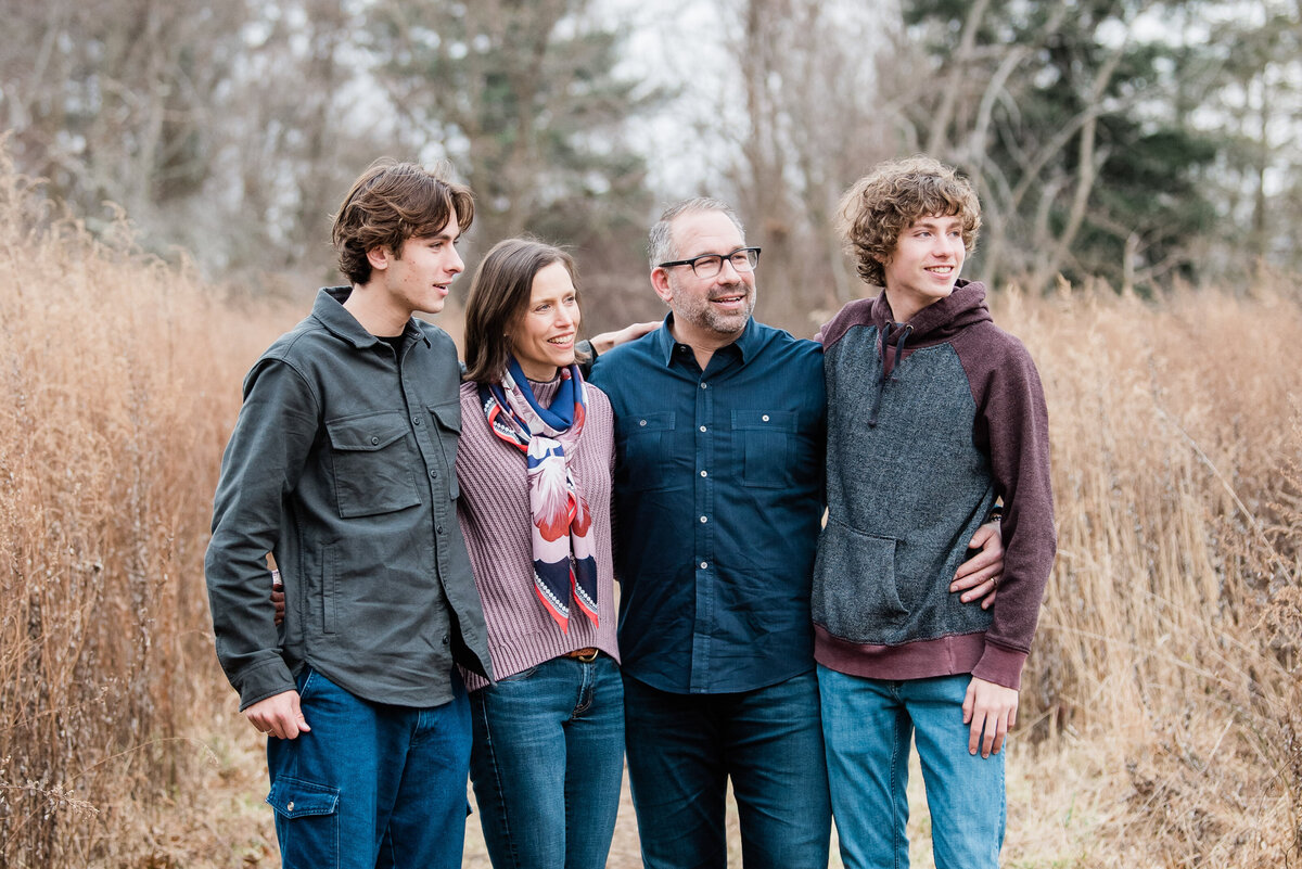 family-rye-new-york-westchester-field-nature-outdoors-connecticut-photo-session-photographer_87