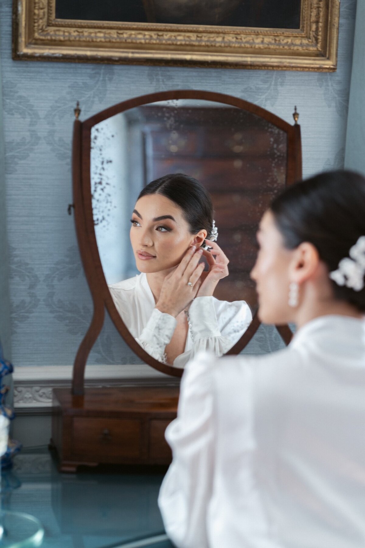 timeless-romantic-luxury-wedding-bride-makeup-gettingrady-london-photography