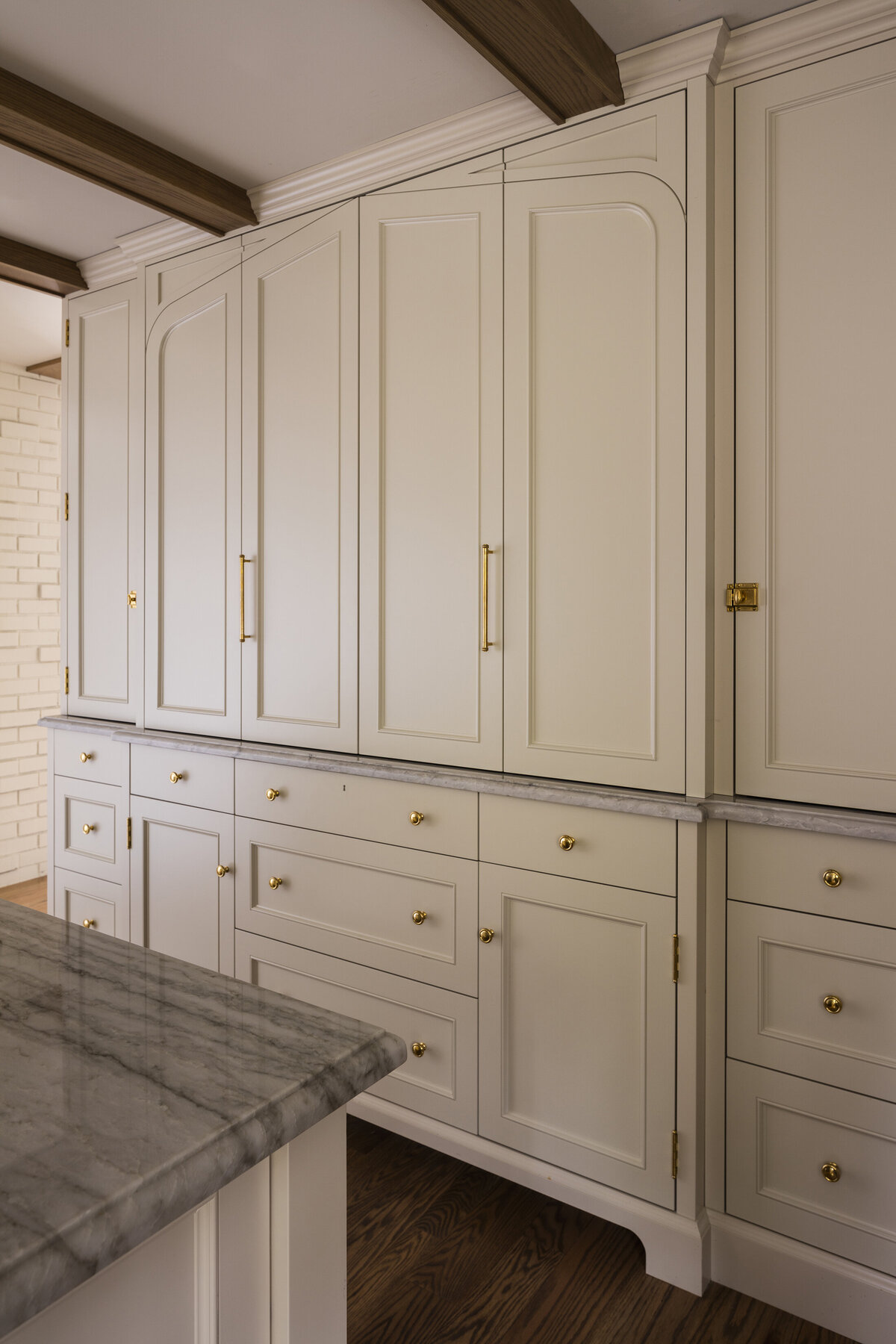 Kat Lawton Interiors - Seattle Interior Designer - Mercer Island Tudor - 20220317_lawton_004-Edit