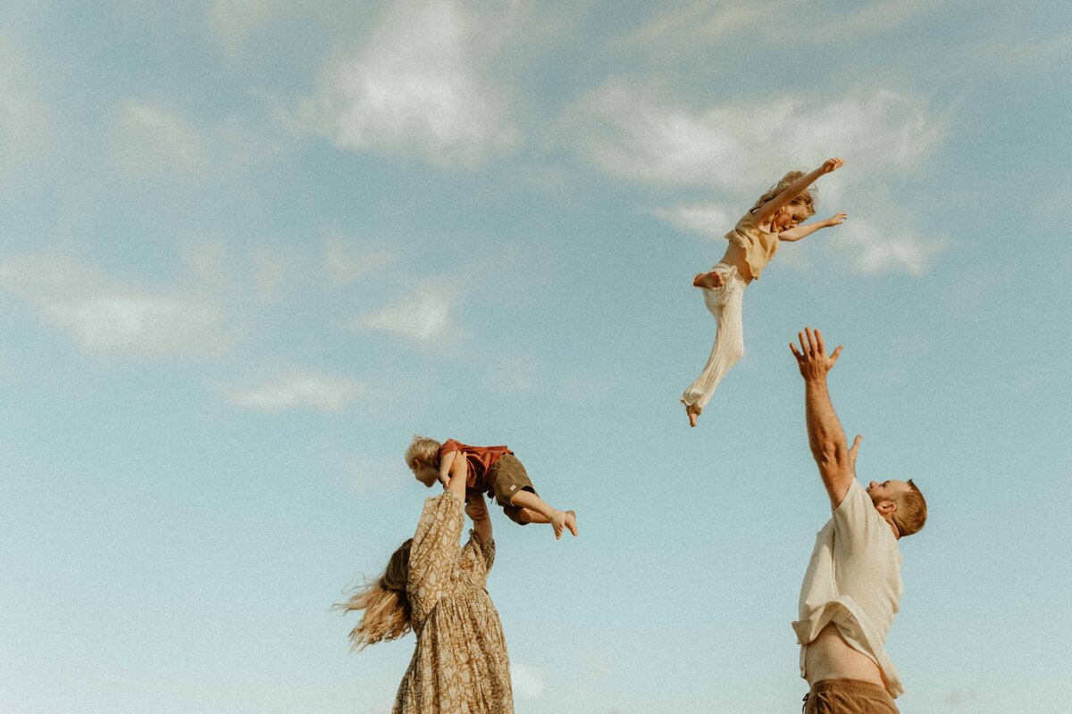 emmawandphotography_bundneena_kurnell_motherhood_sutherlandshirephotographer_cronullaphotographer_motherhood_sydneymotherhoodphotographer_royalnationalpark_familyphotographer_sutherlandshirefamilyphotographer_cronullafamilyphotographer_beachshoot_beachfamilysession_vanlife_urbanfamilyphotographer