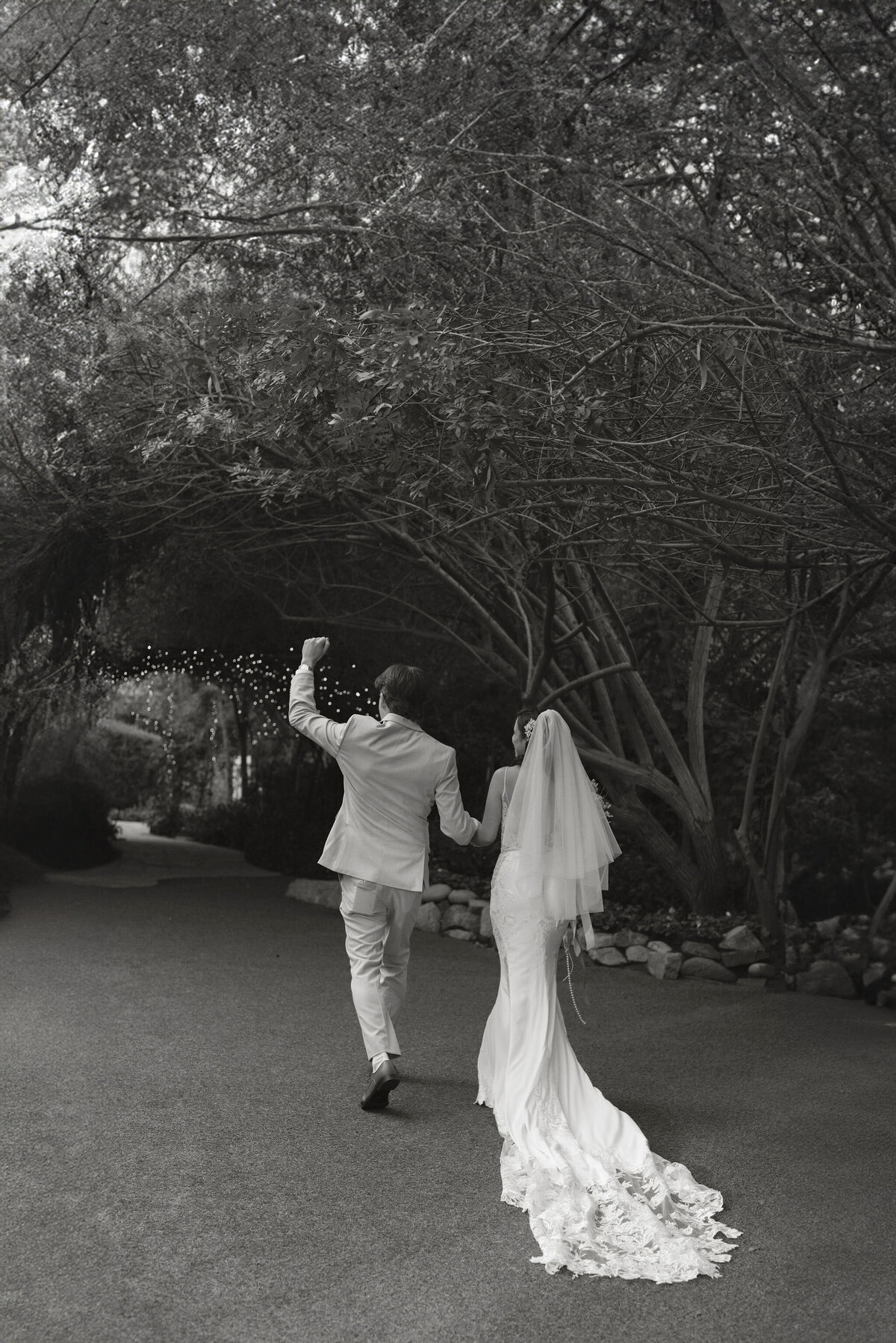 wedding-at-twin-oaks-gardens-san-marcos-10
